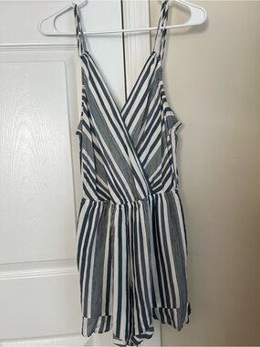 American Eagle Blue & White Striped Open Tie Back Ruffle Hem Romper Medium